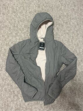 Rip Curl Light Gray Quilted Jacket with Cream Sherpa